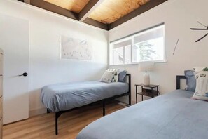 4 عدّة غرف نوم ومكتب ومكواة/لوح كي وواي فاي مجانًا