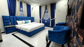 9 bedrooms, iron/ironing board, WiFi, bed sheets