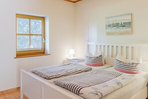 2 عدّة غرف نوم وواي فاي وملاءات أسرّة