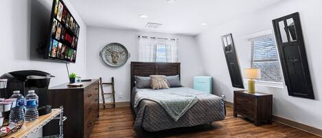 1 slaapkamer, een strijkplank/strijkijzer, gratis wifi, beddengoed