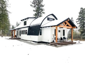 المنشأة من الخارج