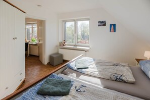 2 bedrooms, WiFi, bed sheets - Country house vacation apartment 1 - Bauernhof Hopp Vadersdorf (Fehmarn)