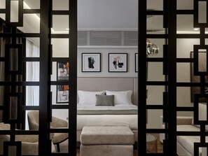 2 bedrooms, desk, iron/ironing board, travel crib