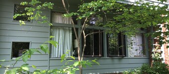 Central and Shady 1-bedroom house in Yellow Springs with WiFi and AC
