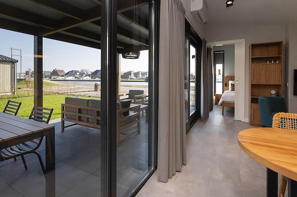 House | Reception