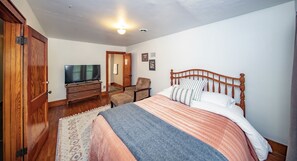 13 habitaciones, escritorio y tabla de planchar con plancha 