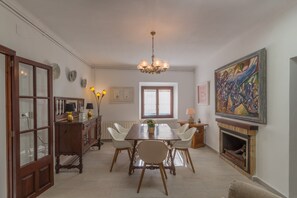 House | Dining