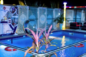 Outdoor pool - Hilton Euphoria Hotel (Lagos)