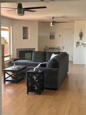 Smart TV, fireplace - The Happy Place II @ the Butte with a lake view from the patio or family room. (Elephant Butte)