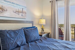 3 bedrooms, iron/ironing board, WiFi, bed sheets - Charming and Cozy 3-bedroom resort with fitness room, WiFi in Panama City Beach (Panama City Beach)