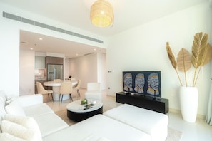 Luxury Apartment, Beach View | Living area