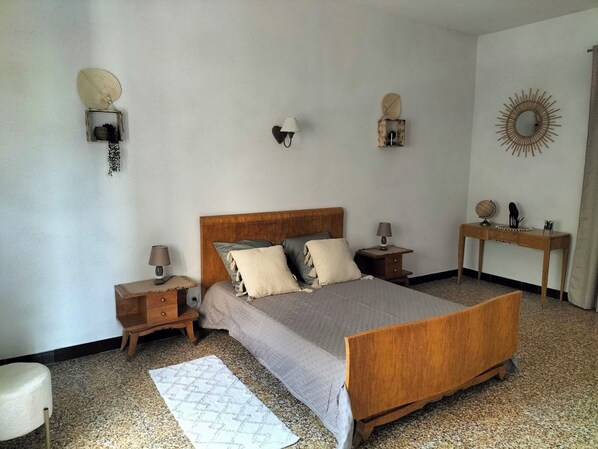 1 bedroom, WiFi, bed sheets