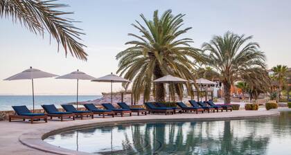 Luxury in La PaZ: 3 BR home w/ Puerta Cortes beach club access 10PAX