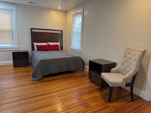 Beautiful Home Away from Home: Spacious 5-bedroom house in Washington DC.