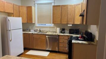 Microwave, oven, stovetop, coffee/tea maker