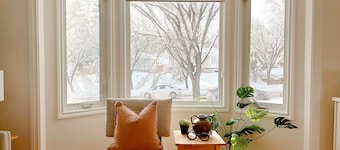 Modern 3BR Near Airport & DT