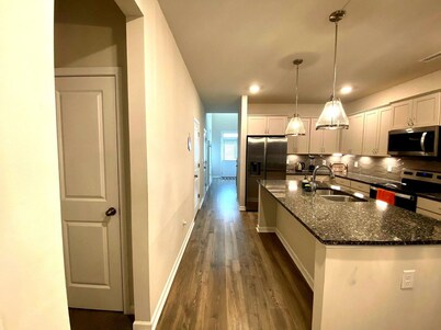 Charming 3-bedroom villa with WiFi and AC in marvelous Raleigh