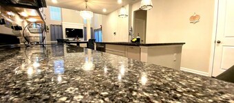 Charming 3-bedroom villa with WiFi and AC in marvelous Raleigh