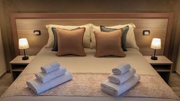Room, Balcony, Vineyard View | Premium bedding, down comforters, in-room safe, desk