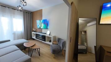 公寓, 非吸煙房, 露台 | 客廳 | 55 吋LED 電視連數碼電視頻道