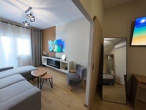 公寓, 无烟房, 阳台 | 起居区 | 55-英寸LED 电视(配备数码频道)