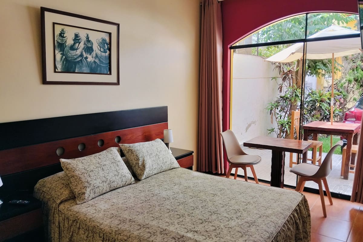 Standaard kamer, 1 queensize bed | Gratis wifi, beddengoed