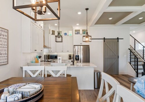 Barefoot Breeze w/Pool, Kayaks, Fireplace