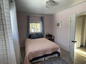 2 Schlafzimmer, Schreibtisch, WLAN, Bettwäsche