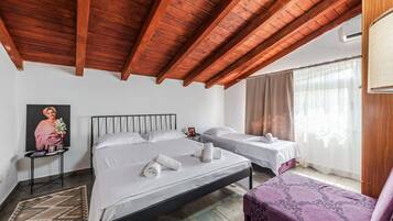 1 bedroom, desk, iron/ironing board, WiFi