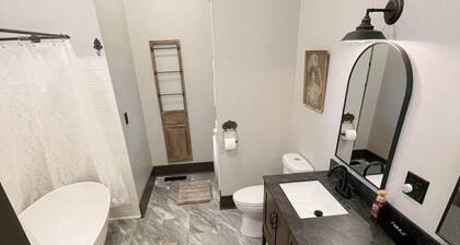 Historic Huntington Grocery Hot Tub Getaway