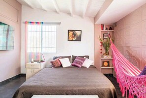 2 Schlafzimmer, Schreibtisch, Bügeleisen/Bügelbrett, WLAN