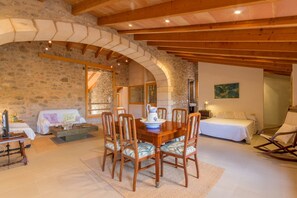 Villa | Dining