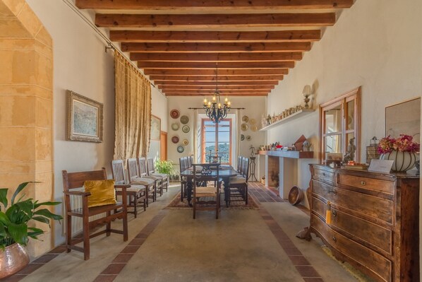 Villa | Dining