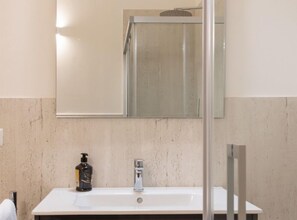 Shower, bidet, towels -  VL06 - Porto Recanati, Villa Leda interior 6 (Porto Recanati)