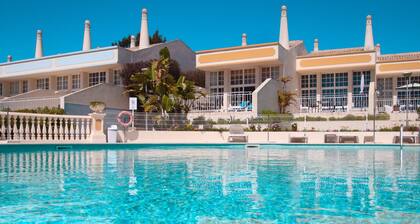 Townhouse w/ Pool & Leisure in São Rafael