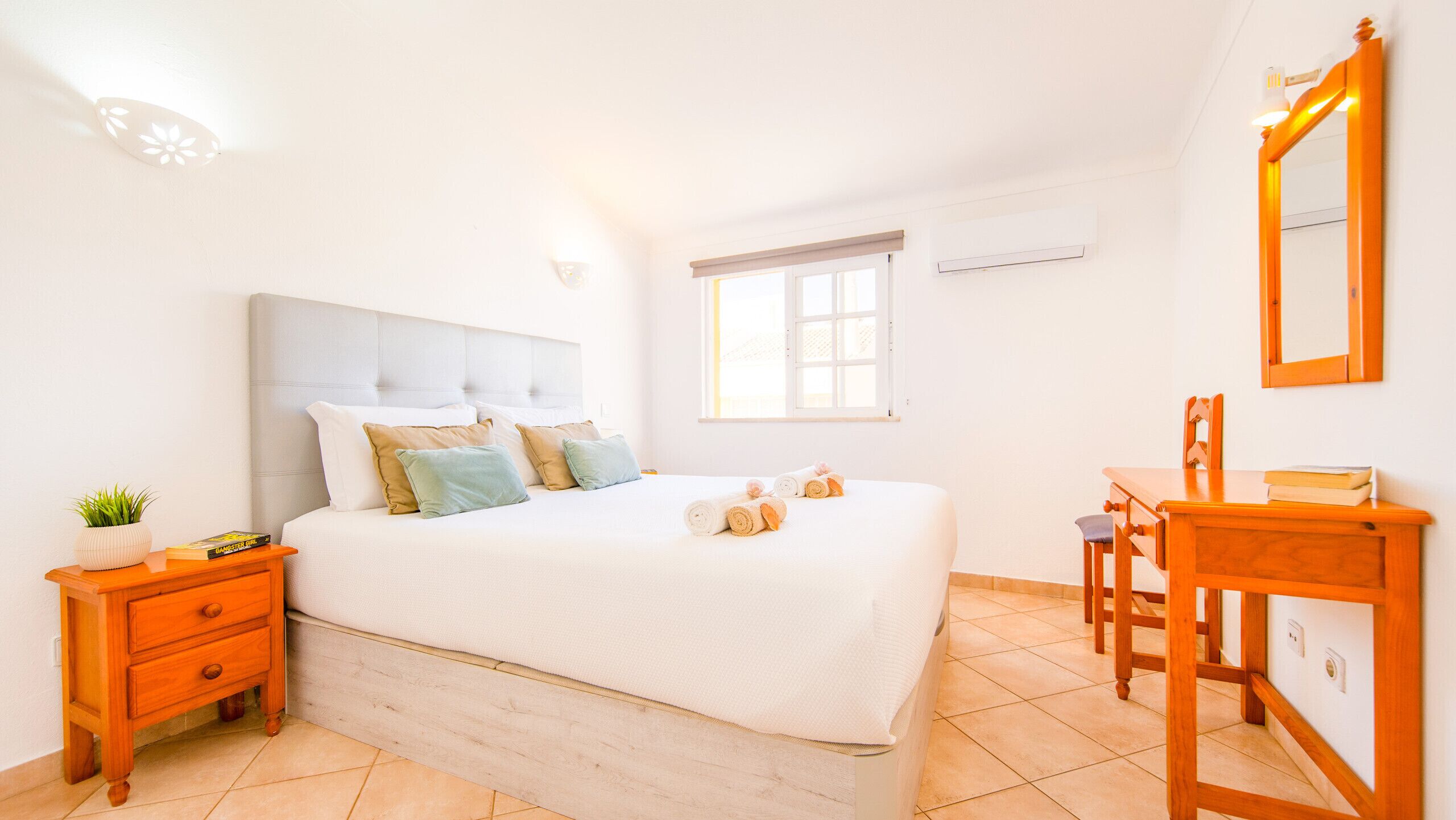 2 bedrooms, iron/ironing board, WiFi (free), bed sheets