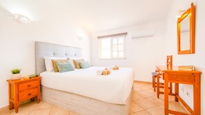 2 bedrooms, iron/ironing board, WiFi (free), bed sheets - Townhouse w/ Pool & Leisure in São Rafael (Albufeira)