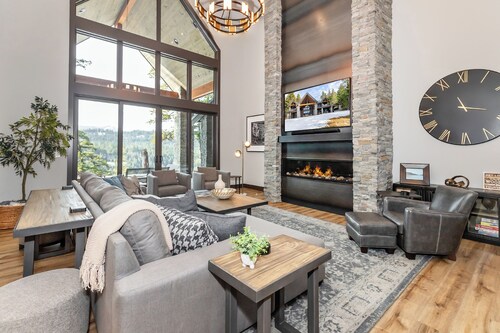 Sunset View Retreat: Theater & Hot Tub Suncadia