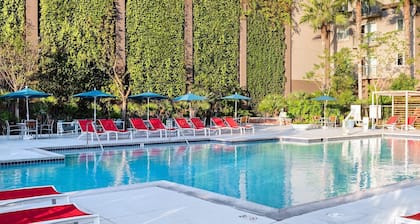 Experience Anaheim Close to Disney, Stay in Style with Comforts of Home