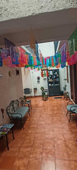 Okostévé és fizetős filmek