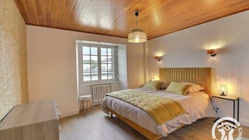 5 makuuhuonetta, silitysrauta/-lauta, ilmainen Wi-Fi, vuodevaatteet