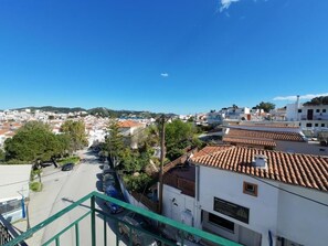 Zimmer, Balkon, Stadtblick | Terrasse/Patio