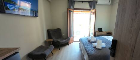 Room, Balcony, City View | In-room safe, blackout curtains, soundproofing, iron/ironing board