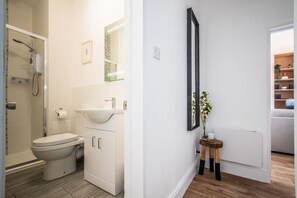 ヘアドライヤー、タオル