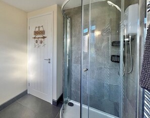 Hårtørrer, håndklæder