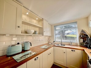 Refrigerador, microondas, horno y lavavajillas