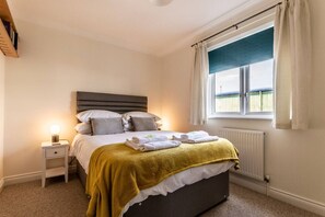 3 habitaciones, escritorio, tabla de planchar con plancha y wifi gratis 