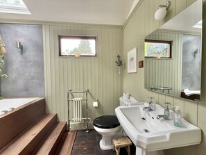 Hair dryer - Unique Home in Central Dartmouth (Dartmouth)