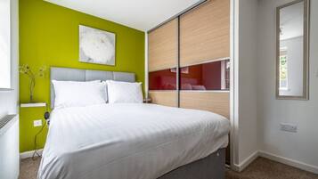 2 bedrooms, iron/ironing board, travel cot, free WiFi