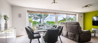 2 BR Seaside Flat/ Parks 2 - Garden & Ocean Views
